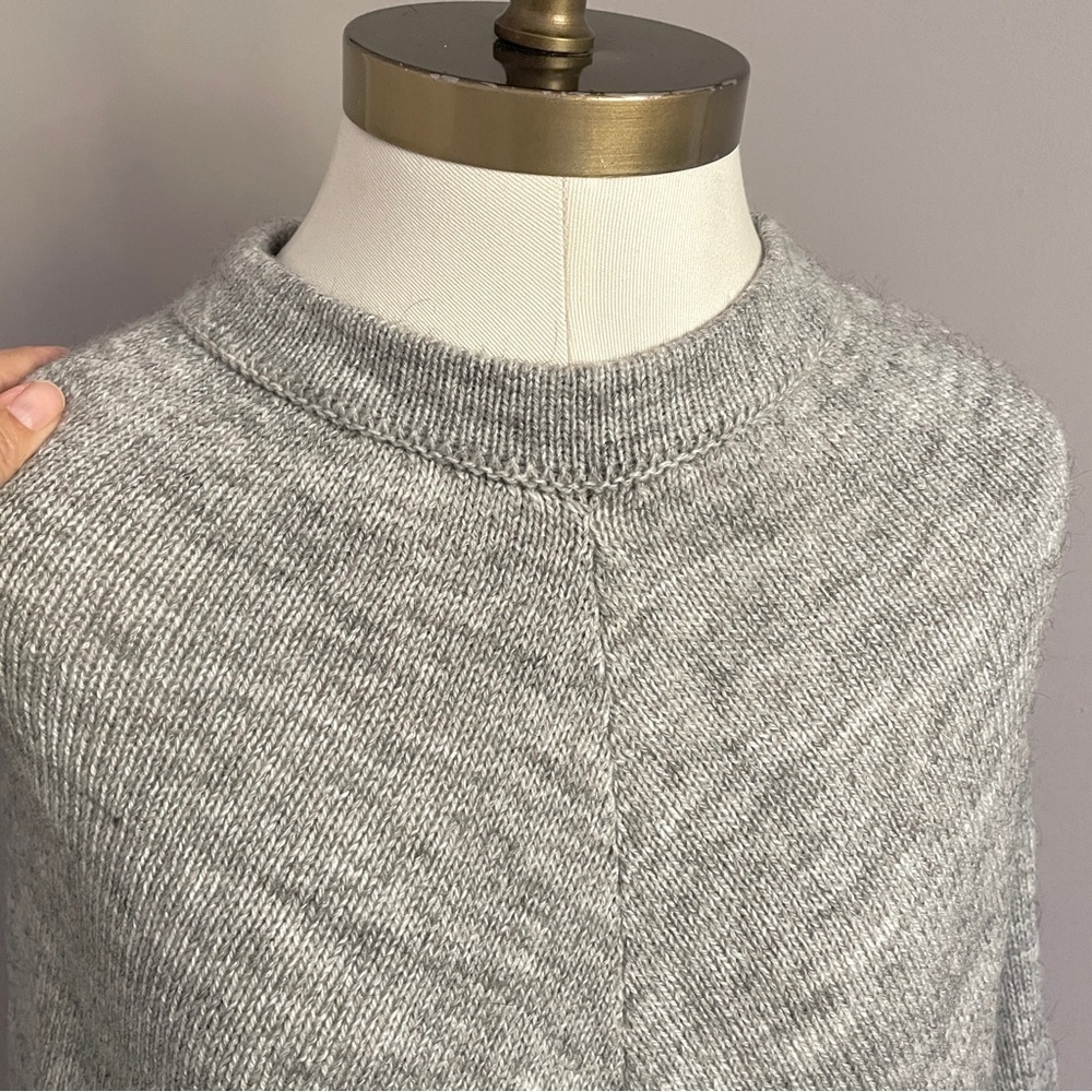 Gray Fringed Alpaca Sweater Poncho - Small, from Peru 🇵🇪 - Picture 4 of 11